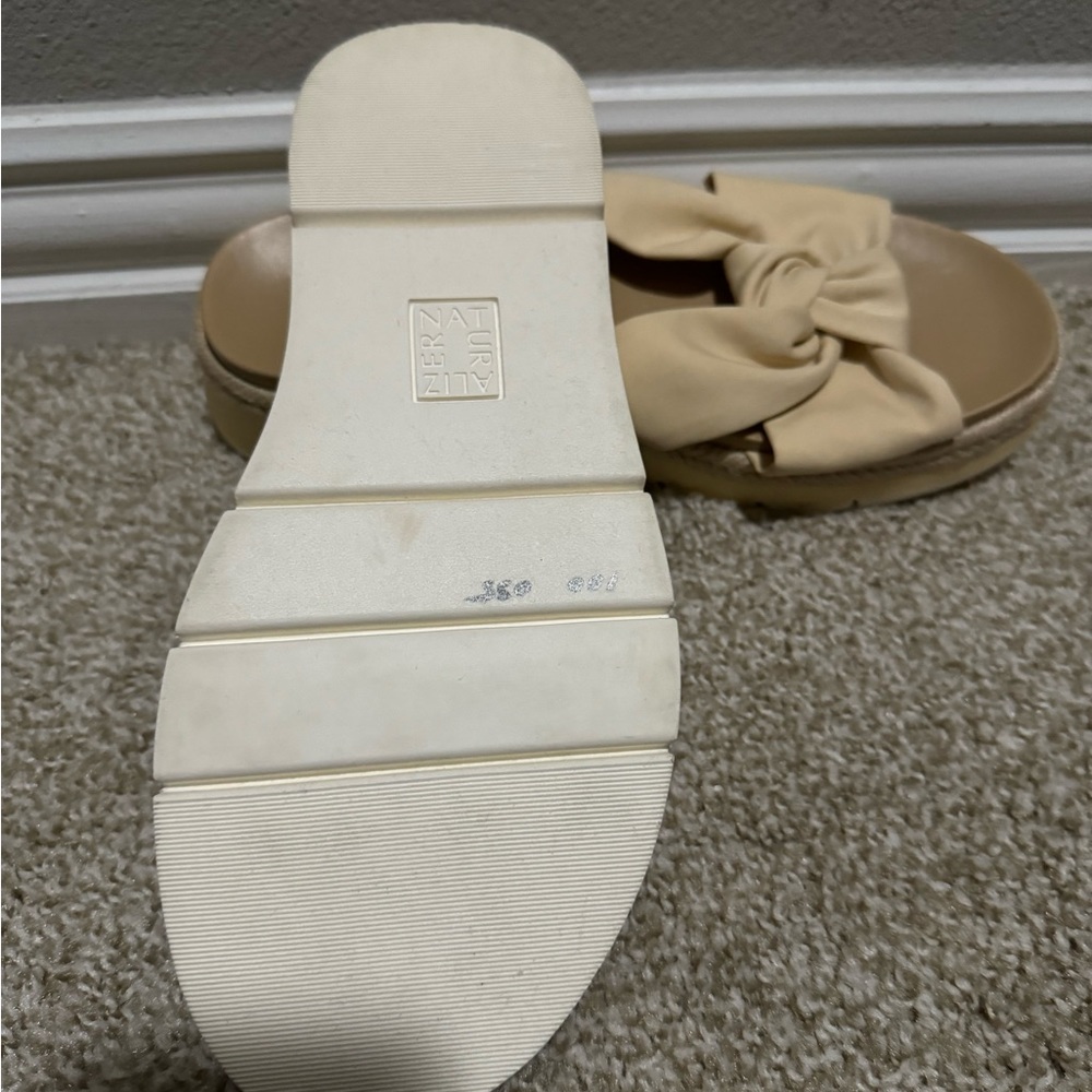 Naturalizer Sandals - Picture 4 of 5